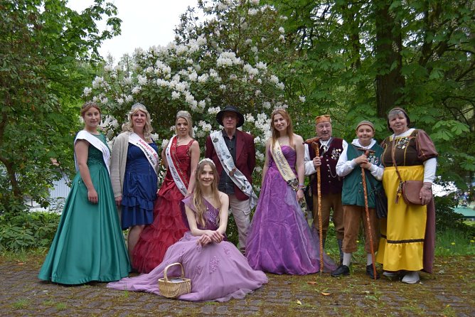 In Sülzhayn wird am Sonntag wieder die Königin des Rhododendrons bestimmt (Foto: HKV Sülzhayn) In Sülzhayn wird am Sonntag wieder die Königin des Rhododendrons bestimmt (Foto: HKV Sülzhayn)
