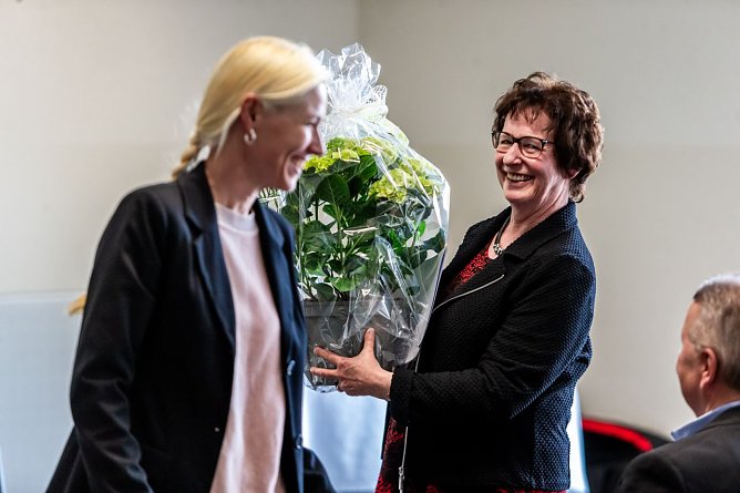 Zum Abschied gab es viele Glückwünsche (Foto: Christoph Keil) Zum Abschied gab es viele Glückwünsche (Foto: Christoph Keil)