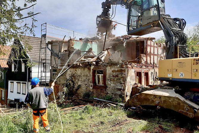 Abrissarbeiten in Auleben (Foto: Landratsamt Nordhausen) Abrissarbeiten in Auleben (Foto: Landratsamt Nordhausen)