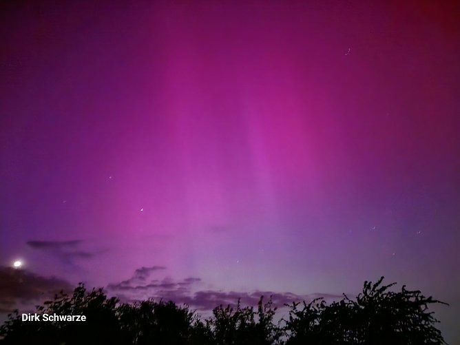 Polarlichter über Werther gestern Abend (Foto: D.Schwarze) Polarlichter über Werther gestern Abend (Foto: D.Schwarze)