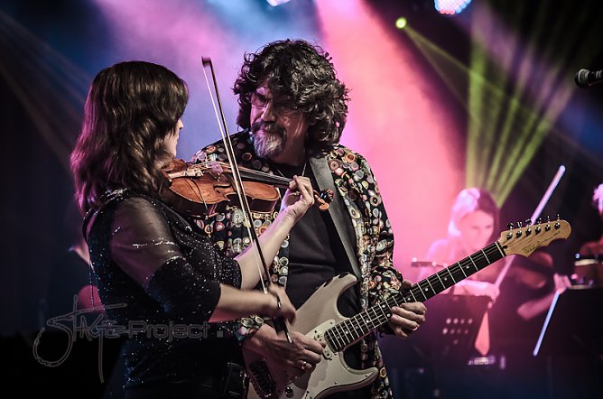 Phil Bates on stage (Foto: Rocco Pera GmbH)