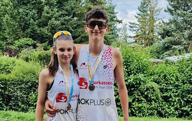 Joceline Buchwald mit ihrem Beach Partner Noah K&ouml;nig (Foto: SVC)