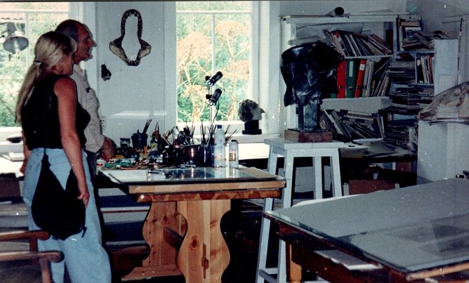 In einem der Atelierräume mit Karin Kisker (Foto: H.Kneffel) In einem der Atelierräume mit Karin Kisker (Foto: H.Kneffel)