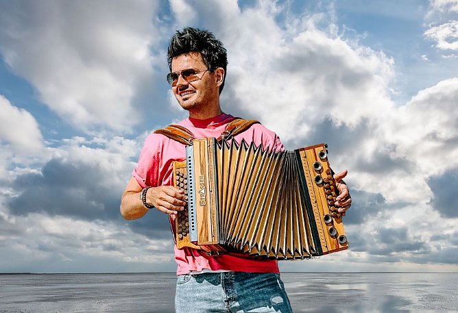Marco Sommer feiert seine Jahreszeit zum diesj&auml;hrigen Altdstadtfest in Nordhausen (Foto: Agentur)