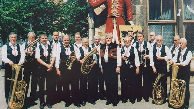 Die Wendezeit gut überstanden: Das Blasmusikorchester im Jahre 1993 (Foto: T.Mehlis) Die Wendezeit gut überstanden: Das Blasmusikorchester im Jahre 1993 (Foto: T.Mehlis)