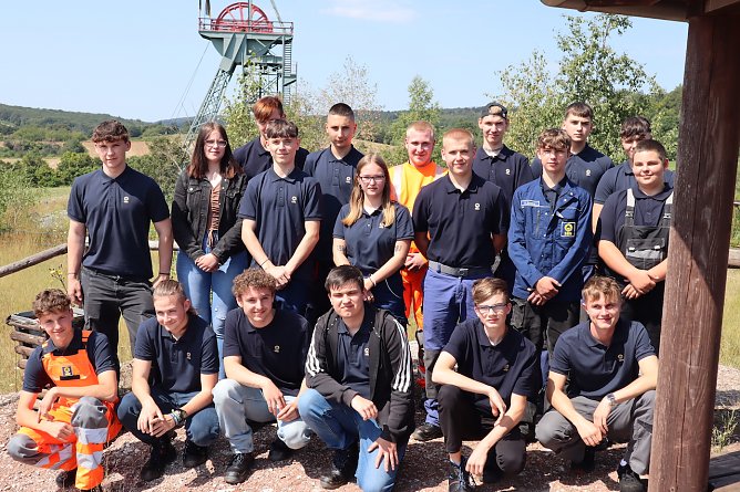 Nach dem Einf&uuml;hrungstag am Schachtbau-Betriebsgel&auml;nde folgte ein Ausflug zum R&ouml;hrigschacht in Wettelrode, einem der vielen Einsatzorte der Schachtbauer. (Foto: Schachtbau)