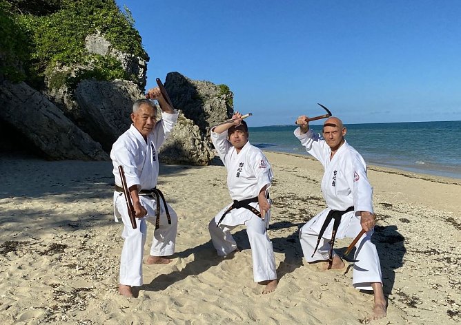 Frank Pelny im Kreise internationaler Meister in Japan (Foto: S.Schr&ouml;ter)