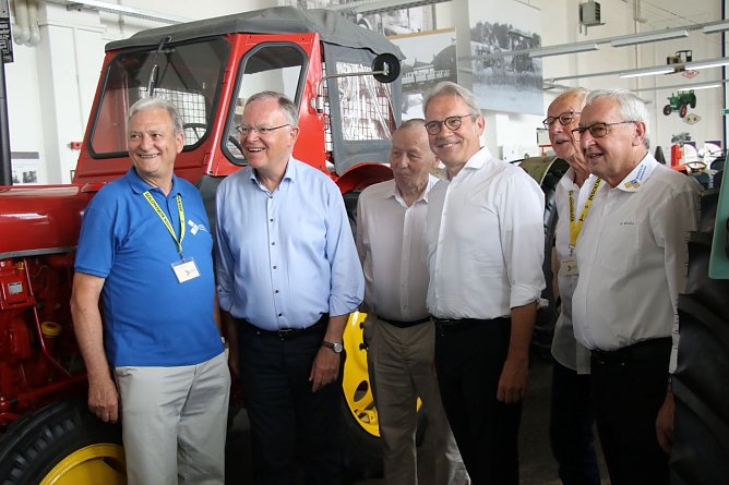 Zwischen Famulus und Brockenhexe: Niedersachsens Ministerpr&auml;sident Stephan Weil und Th&uuml;ringens Innenminister Georg Maier (beide SPD) besuchten heute das IFA-Museum (Foto: agl)