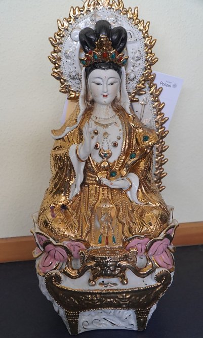 Gefundene Porzellanfigur (Foto: Polizei) Gefundene Porzellanfigur (Foto: Polizei)