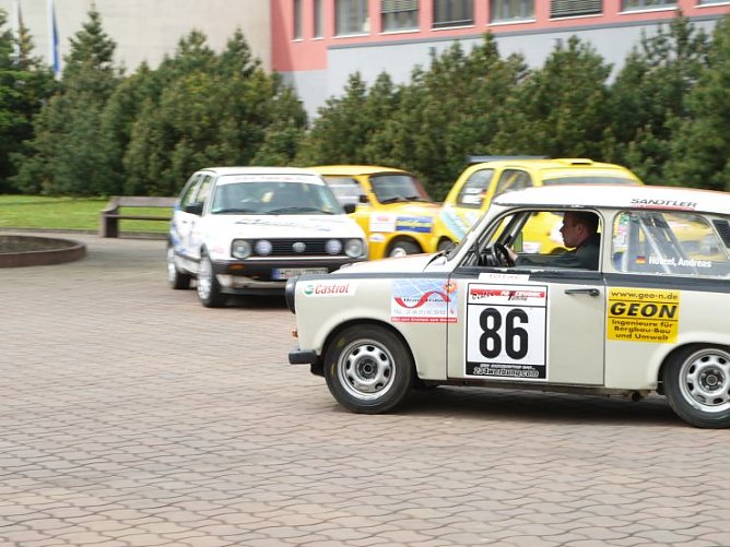 Ein Rallye Teilnehmer mit Trabant (Foto: Angelo Glashagel)