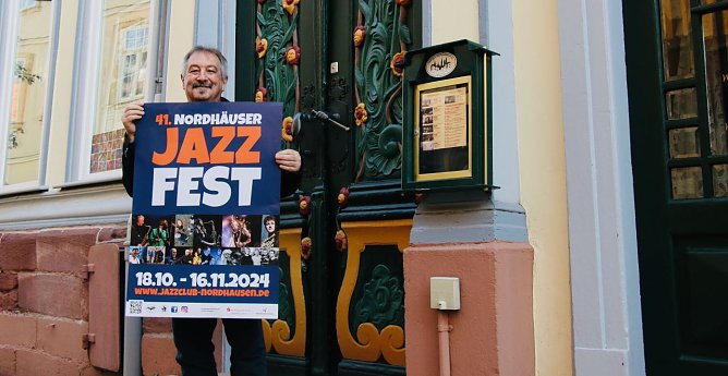 Zum gro&szlig;en JazzRabazz am 02. November kann endlich auch wieder getanzt werden, verspricht Jazzclub-Chef Holger Gonska (Foto: agl)