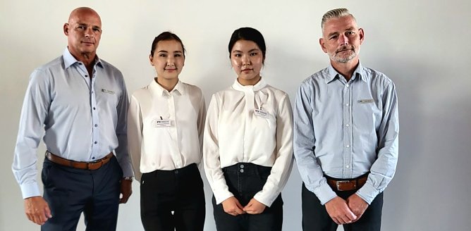 Von links: Peter Herbst, Ariuntsetseg Enkhbaatar, Zolzaya Munkhgerel, Trutz Winter (Foto: VR-Bank)