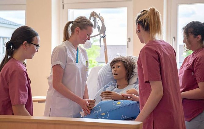 Vorbereitung auf die Prüfungen (Foto: Staatliches Berufsschulzentrum) Vorbereitung auf die Prüfungen (Foto: Staatliches Berufsschulzentrum)