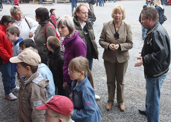 Besuch am Karussell (Foto: P. Grabe) Besuch am Karussell (Foto: P. Grabe)