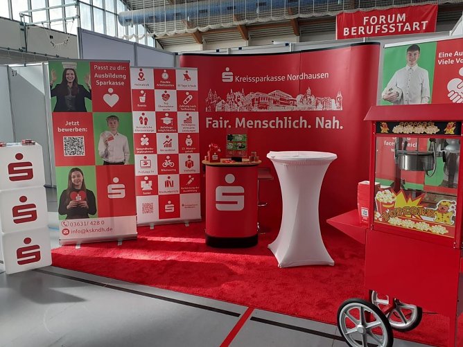 Der Stand der Kreissparkasse vor dem Start des diesj&auml;hrigen "Forum Berufsstart" (Foto: Kreissparkasse Nordhausen)