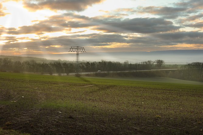 Schern bei Wipperdorf mit Blickrichtung zum Kyffh&auml;user. (Foto: D. Sakhrouf)