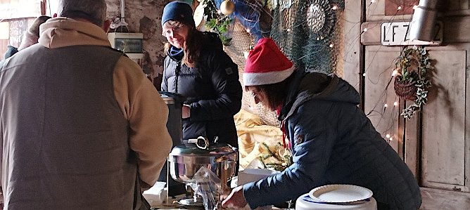 Weihnachten in den Höfen in Neustadt (Foto: A.Heider) Weihnachten in den Höfen in Neustadt (Foto: A.Heider)