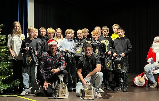 Weihnachtsfeier in Sollstedt (Foto: R.Pfohl) Weihnachtsfeier in Sollstedt (Foto: R.Pfohl)