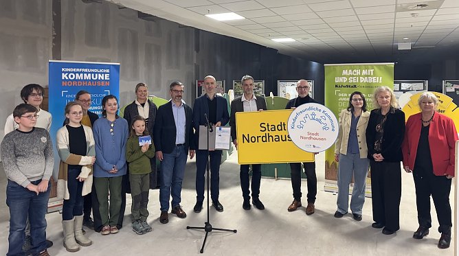 Siegel Kinderfreundliche Kommune für Nordhausen (Foto: Stadtverwaltung Nordhausen) Siegel Kinderfreundliche Kommune für Nordhausen (Foto: Stadtverwaltung Nordhausen)