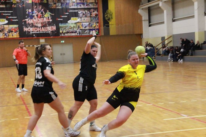 Handball-Oberliga Frauen (Foto: Uwe Tittel) Handball-Oberliga Frauen (Foto: Uwe Tittel)