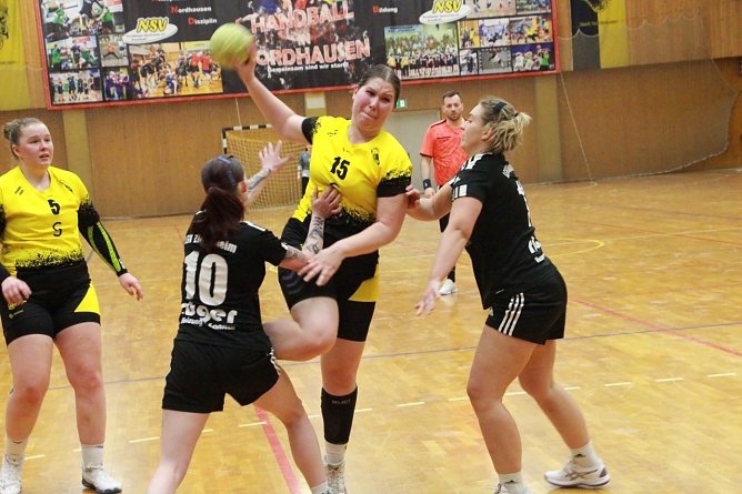 Handball-Oberliga Frauen (Foto: Uwe Tittel) Handball-Oberliga Frauen (Foto: Uwe Tittel)