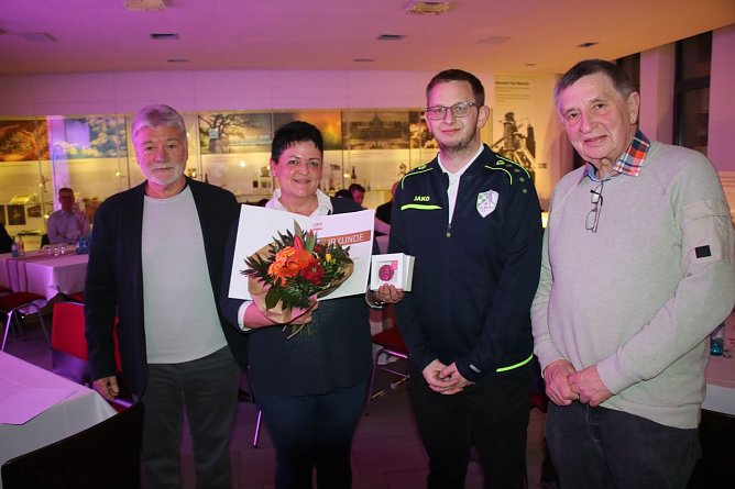 Angela Gorges wurde mit der GutsMuths-Ehrenplakette in Bronze ausgezeichnet (Foto: agl)