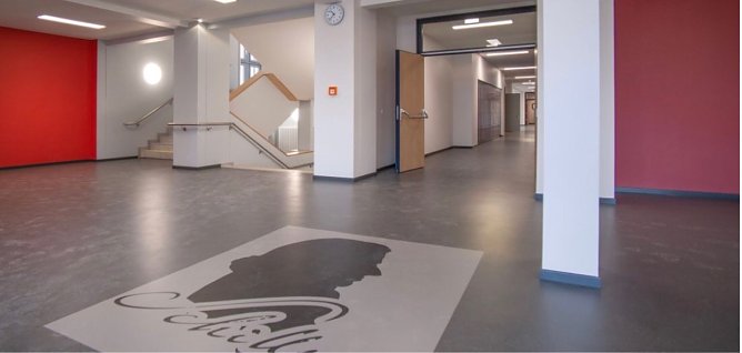 Im Schiller Gymnasium (Foto: J.Eichhorn)