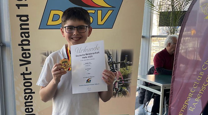 Tim Triebel ist deutscher Meister im U12-Bogenschie&szlig;en mit dem Recurve-Bogen (Foto: Bowteam Nordhausen)