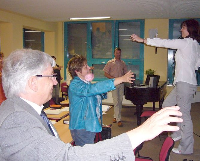 Lehrer in Bewegung (Foto: W. Hütcher) Lehrer in Bewegung (Foto: W. Hütcher)