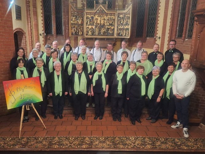 Der Chor Rhythmus 22 (Foto: Katja Schr&ouml;ter)