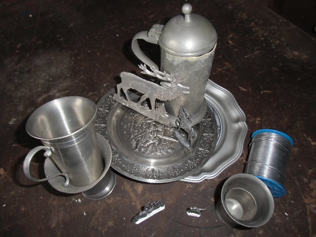 Der KILA sucht nach altem Zinn f&uuml;r das Handwerkercamp (Foto: Frank Tuschy)