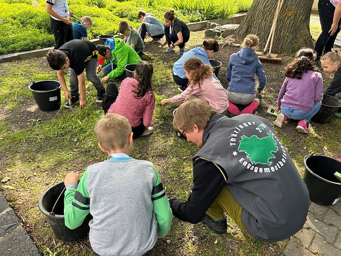 Thüringer Schülerfreiwilligentag 2024 - Johannesschule EF Klasse 3 c 5 (c) (Foto: Alexandra Kehr) Thüringer Schülerfreiwilligentag 2024 - Johannesschule EF Klasse 3 c 5 (c) (Foto: Alexandra Kehr)