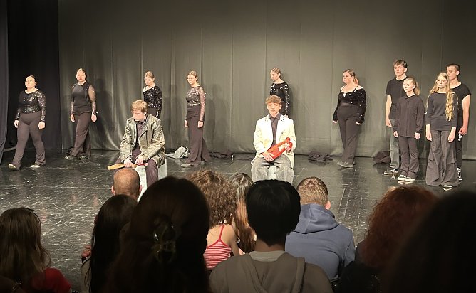 Szenenfoto aus "Marsyas" (Foto: S.Adam) Szenenfoto aus "Marsyas" (Foto: S.Adam)