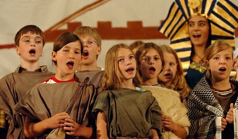 Gemeinde feierte (Foto: wf)