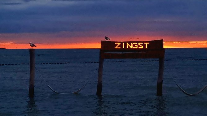 Zingst - wischen Himmel und Meer am Strand. (Foto: Sven Lutze) Zingst - wischen Himmel und Meer am Strand. (Foto: Sven Lutze)