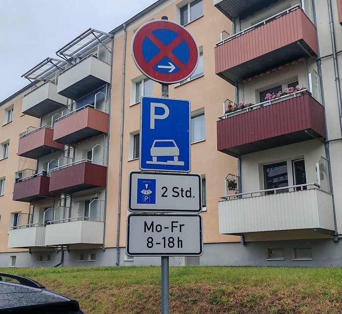 Parkplatzchaos in der Nordh&auml;user Wolfstra&szlig;e Teil 2 (Foto: O.Ziegler)