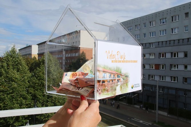 Ein paar Euro sind noch in der Spendenbox, das meiste wurde schon gespendet (Foto: agl)