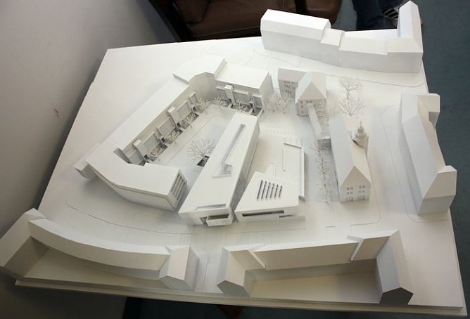 Mehrzweckgeb&auml;ude im Modell (Foto: psv)