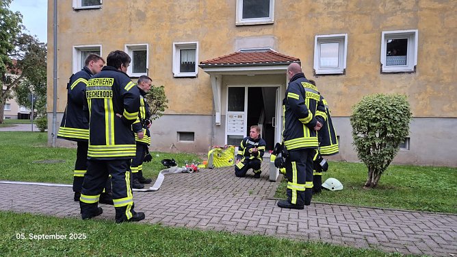 Feuerwehrübungen in leerstehendem Wohnblock in Bleicherode (Foto: M.Steinecke) Feuerwehrübungen in leerstehendem Wohnblock in Bleicherode (Foto: M.Steinecke)