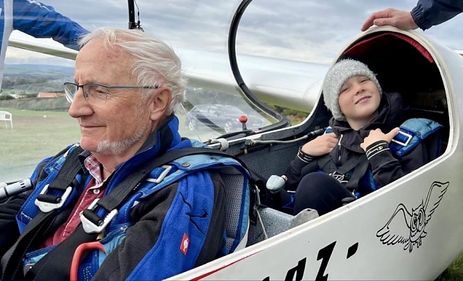 Kinder gehen in die Luft - auch 2024 organisierte der Fliegerclub das "Kinderfliegen" (Foto: Fliegerclub Nordhausen am Harz)