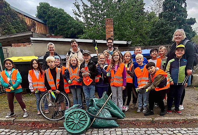 Die Klasse 3c der Grundschule Albert Kuntz aus Salza (Foto: A. Burr) Die Klasse 3c der Grundschule Albert Kuntz aus Salza (Foto: A. Burr)