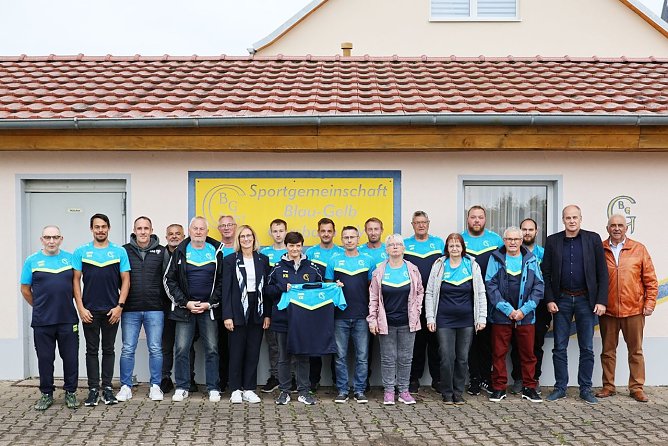 Neue Trikots für Blau–Gelb Görsbach (Foto: Nicole Mattern) Neue Trikots für Blau–Gelb Görsbach (Foto: Nicole Mattern)