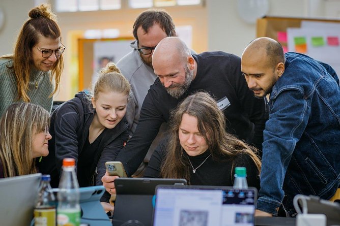Teamarbeit beim Hikeathon (Foto: TNT Creative Studio Nordhausen) Teamarbeit beim Hikeathon (Foto: TNT Creative Studio Nordhausen)