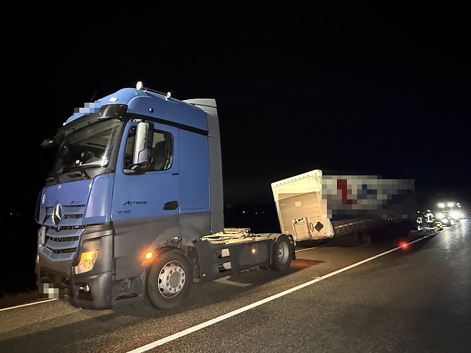 LKW verliert Auflieger auf der B4 (Foto: Silvio Dietzel)