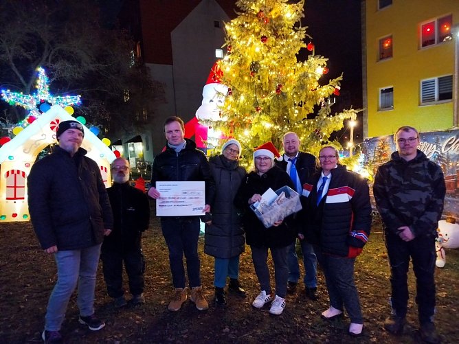 Scheck&uuml;bergabe in Sollstedt (Foto: Florian Heydecke)