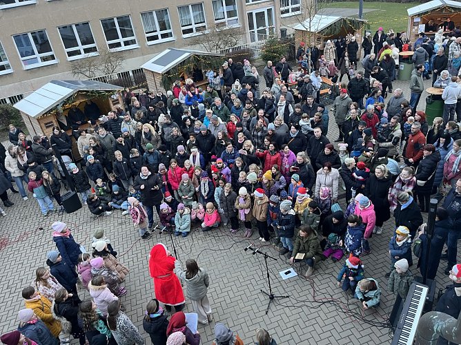 Weihnachtsmarkt der Grundschule Niedersachswerfen (Foto: Kerstin Schiller-Benkstein) Weihnachtsmarkt der Grundschule Niedersachswerfen (Foto: Kerstin Schiller-Benkstein)