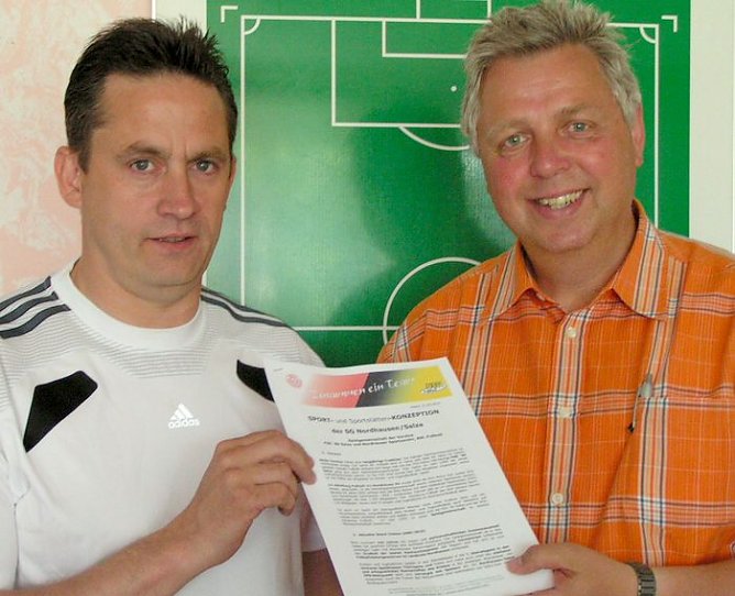 Zusammenarbeit gesiegelt (Foto: privat)