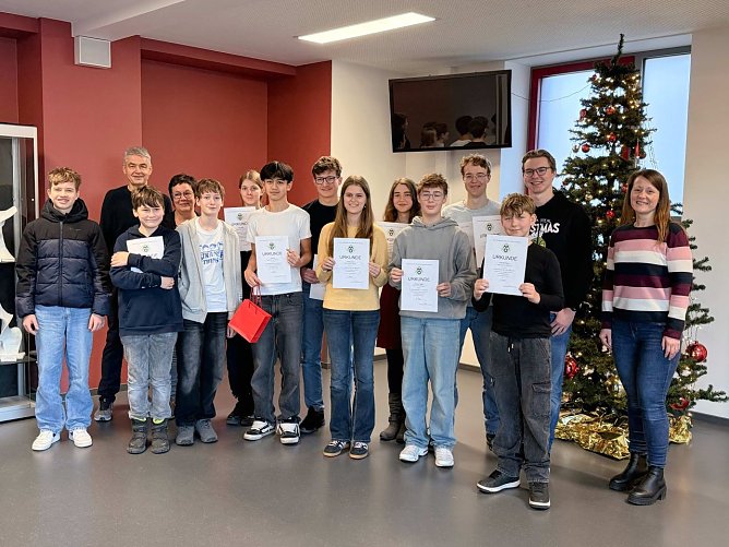 Das sind die Mathe-Asse des Schiller-Gymnasiums (Foto: Johannes Eichhorn, Lehrer am Schillergymnasium)