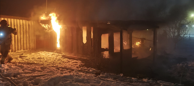 Die Lauben in Herrmannsacker brannten komplett nieder. (Foto: Silvio Dietzel)
