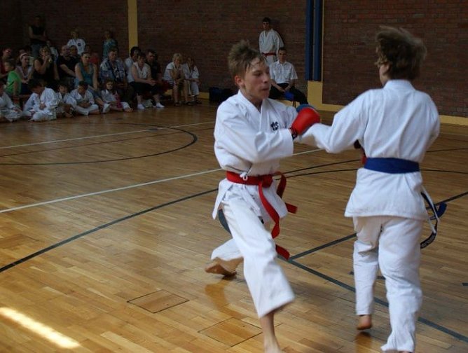 Karate am Wochenende (Foto: S. Schröter) Karate am Wochenende (Foto: S. Schröter)